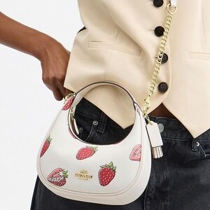 New Coach🍓Carmen Mini Crossbody Bag With Strawberry Print